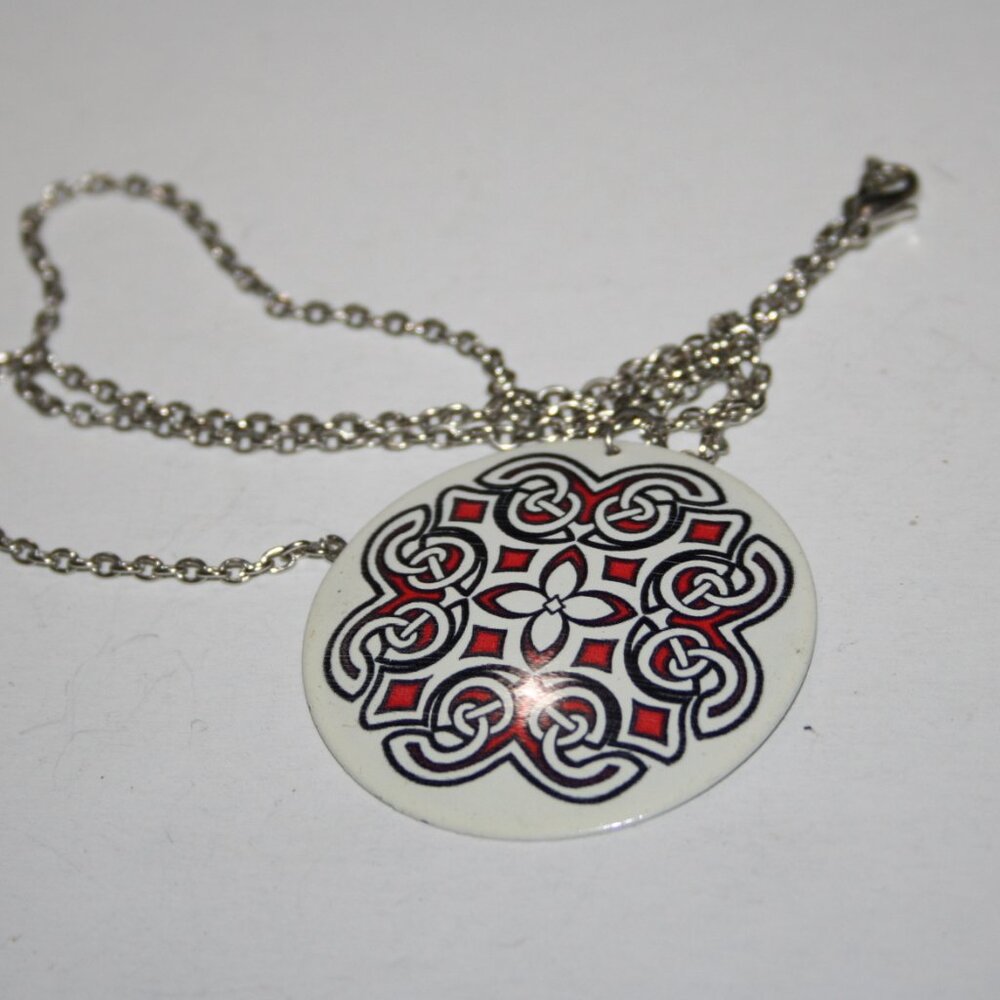 🔴⚪️⚫️ Silver Medallion Pendant Necklace – 20" · Red, White & Black ·